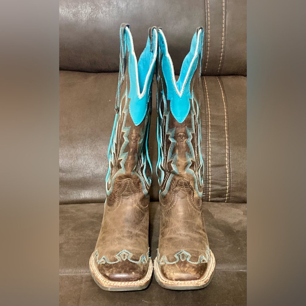 Ariat Caballera Western Boot with Turquoise accents - Picture 7 of 16